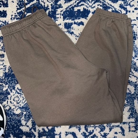 Alo Accolade joggers XL - Picture 4 of 5